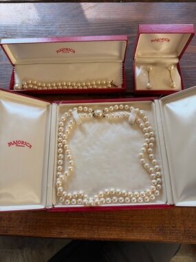 Vintage Majorca Ivory Pearl Necklace and Earrings Set